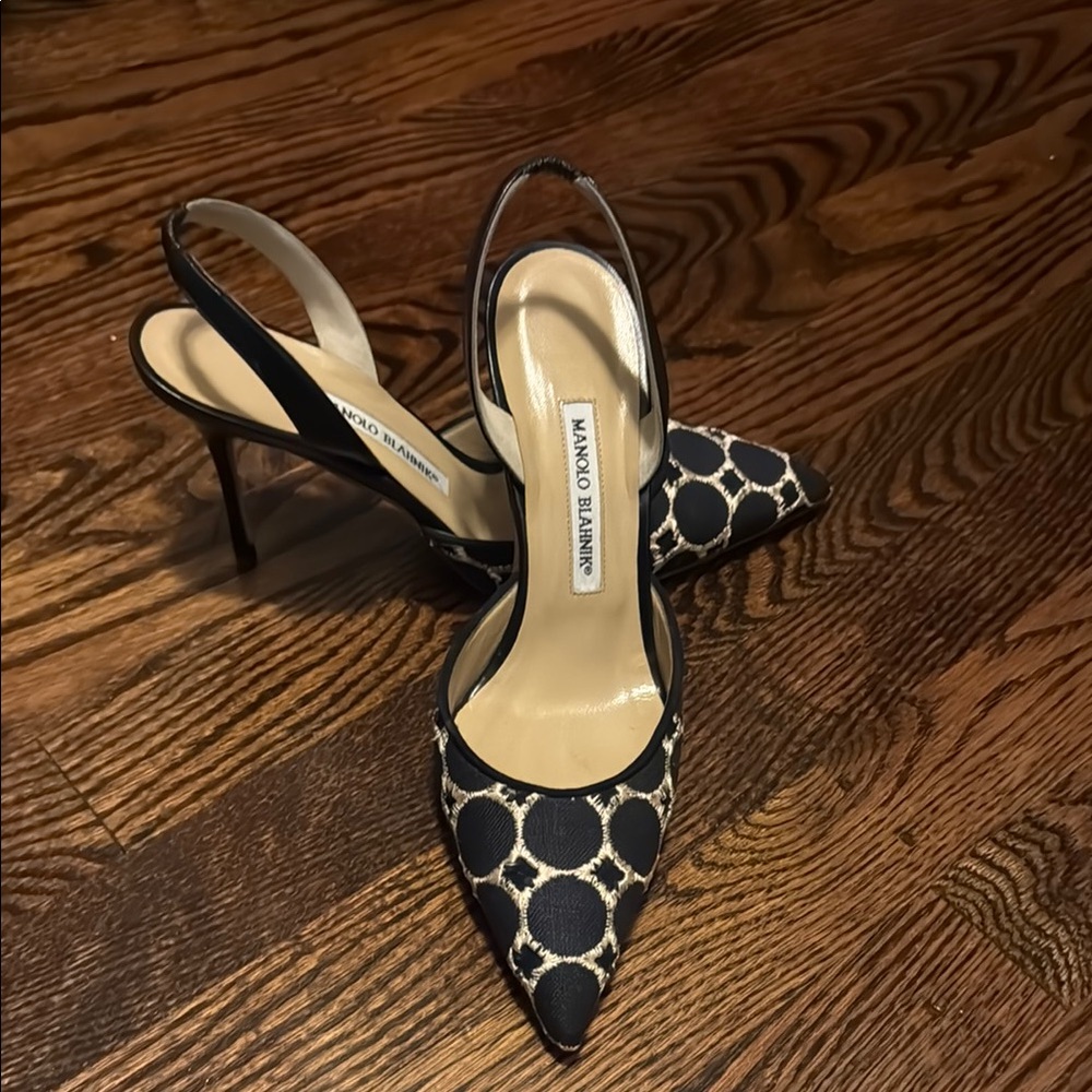 Manolo Blahnik Navy and Cream Patterned Slingback Heels
